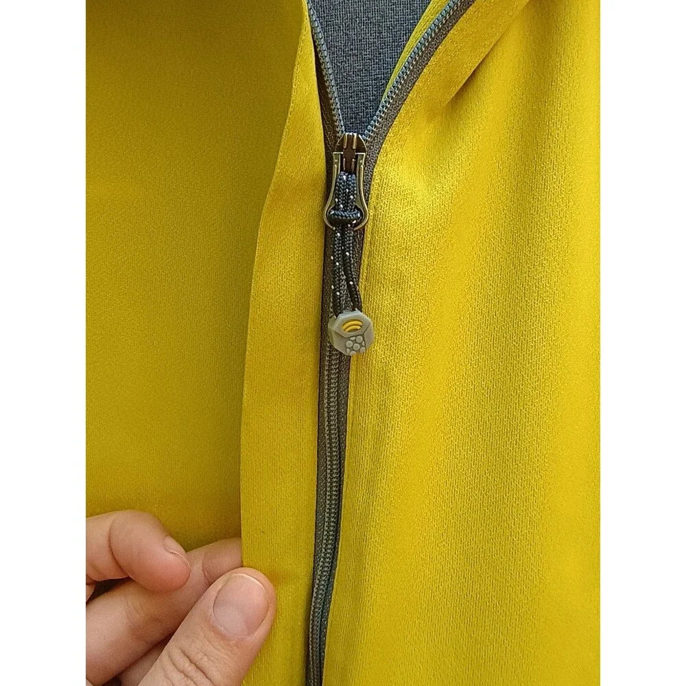 Mountain Hardware Women's Celery Green Wind Stopper Jacket Sz Medium Thumbholes